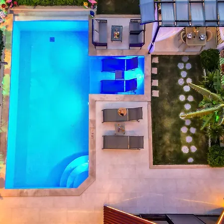 Villa Kas Kalkan Patara'da Oezel Havuz Ve Jakuzili Belcim *