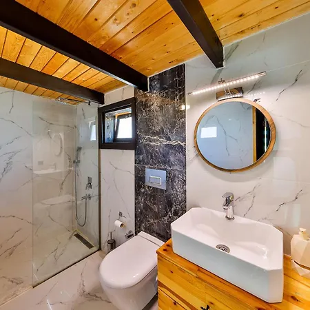 Villa Kas Kalkan Patara'da Oezel Havuz Ve Jakuzili Belcim *